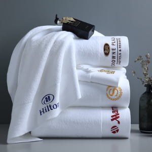 Luxury Hilton Marriot Hotel Towels